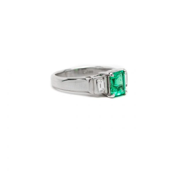 , Platinium Emerald + Diamond Ring